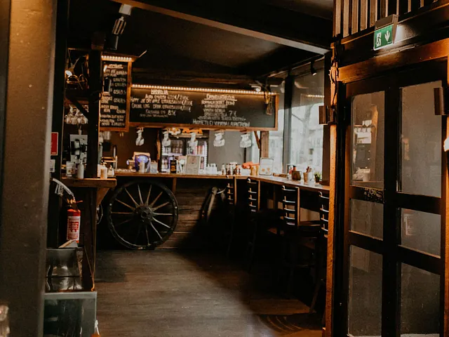 zarillo burger tampere ravintola hervanta keskusta tampereella yhteystiedot aukioloajat pöytävaraus texmex tampere zarillo