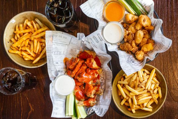zarillo burger tampere ravintola hervanta keskusta tampereella yhteystiedot aukioloajat pöytävaraus wings 
